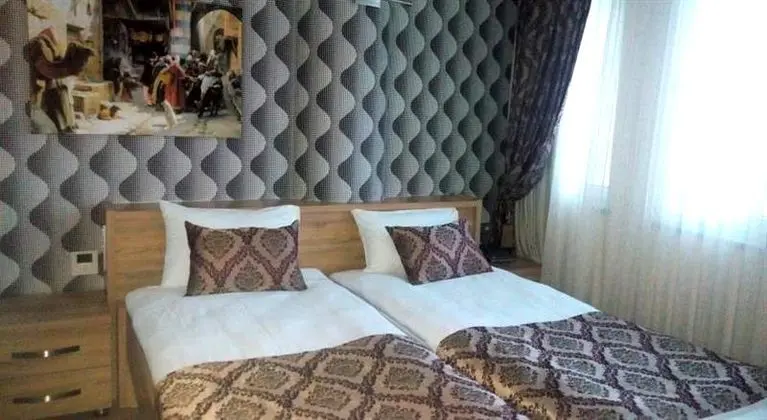 Twin, Şehir Manzaralı