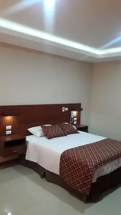 Standard Oda, 1 Büyük (Queen) Boy Yatak