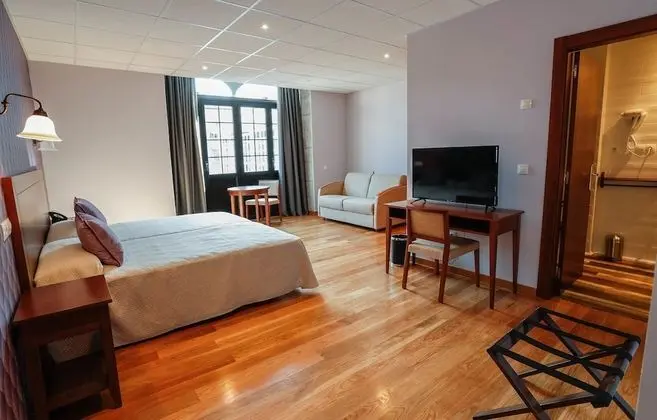 Premium Tek Büyük veya İki Ayrı Yataklı Oda