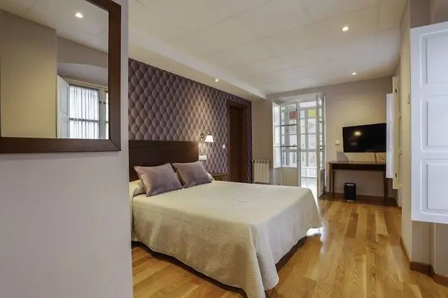 Premium Tek Büyük veya İki Ayrı Yataklı Oda