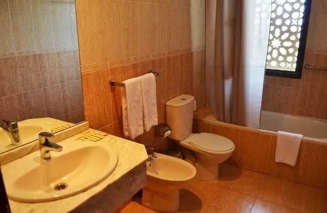 Üç Kişilik Oda