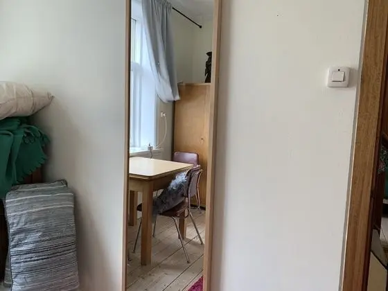 Tek Büyük veya İki Ayrı Yataklı Oda, Ortak Banyo (4)