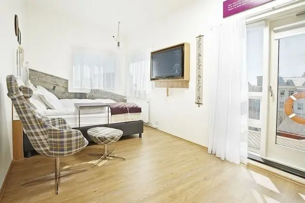 Tek Büyük Yataklı Oda, Balkon