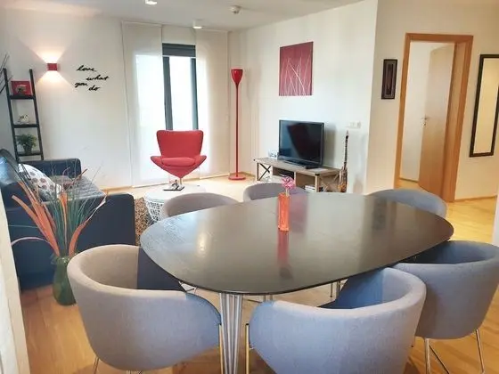 Two-Bedroom Apartment - Bergstadastraeti 12