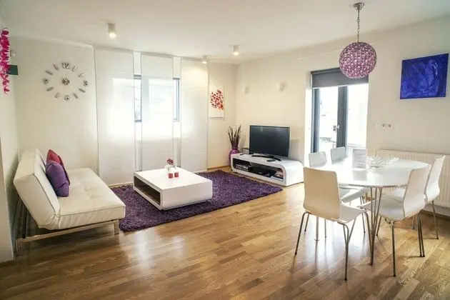 Two-Bedroom Apartment - Bergstadastraeti 12