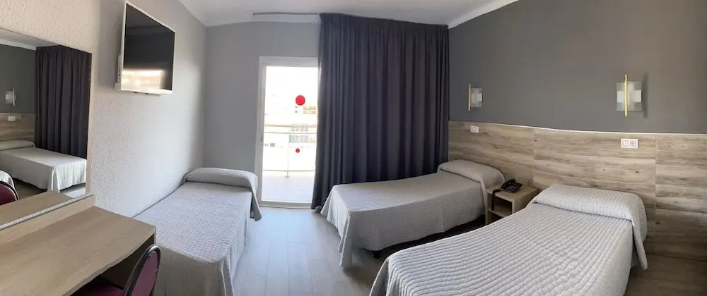 Tek Büyük Yataklı Oda (2 Adults + 1 child)