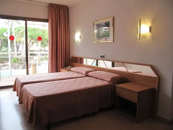 Tek Büyük Yataklı Oda (2 Adults + 1 child)