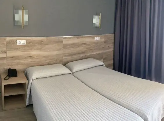Tek Büyük Yataklı Oda (2 Adults + 1 child)