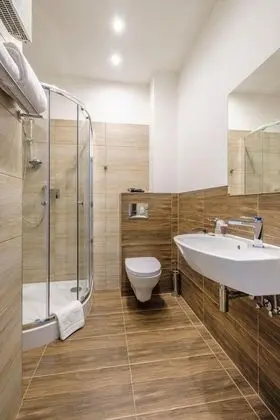 Tek Büyük Yataklı Oda, Ek Bina (no elevator)