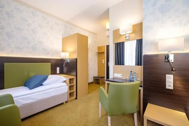 Tek Kişilik Oda, Ek Bina (no elevator)