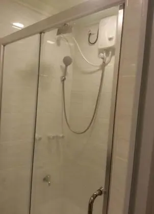 Üç Kişilik Oda