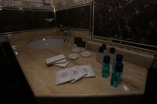 Bathroom amenities