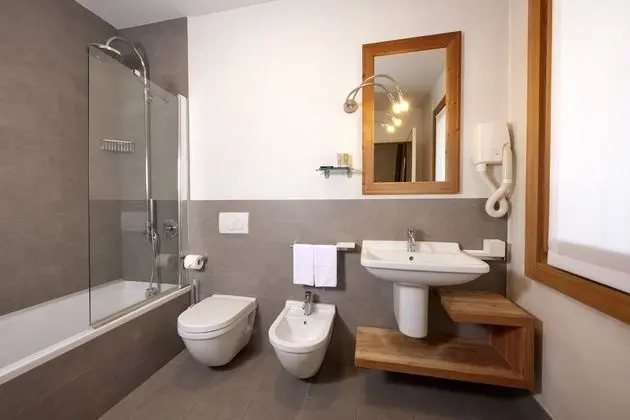 Standard Tek Büyük veya İki Ayrı Yataklı Oda, Balkon