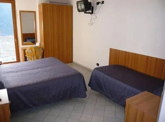 Üç Kişilik Oda, Balkon