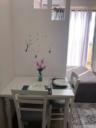 Odada yemek servisi