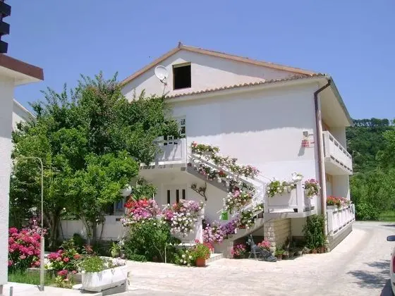 Apart Daire (Rezikica - green oasis - A1(7))