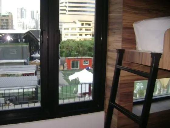Ortak Ranzalı Oda, Küçük Mutfak (Shared Bathroom)