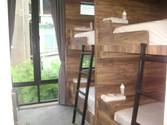 Ortak Ranzalı Oda, Küçük Mutfak (Shared Bathroom)