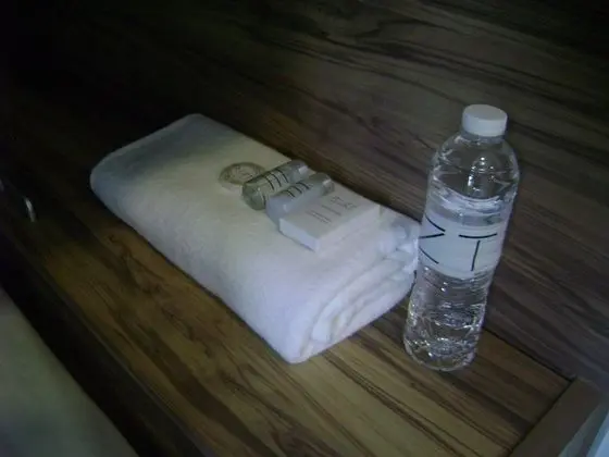 Ortak Ranzalı Oda, Küçük Mutfak (Shared Bathroom)