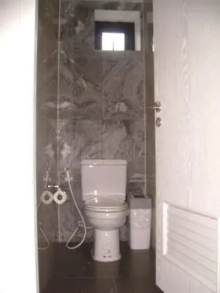 Ortak Ranzalı Oda, Küçük Mutfak (Shared Bathroom)