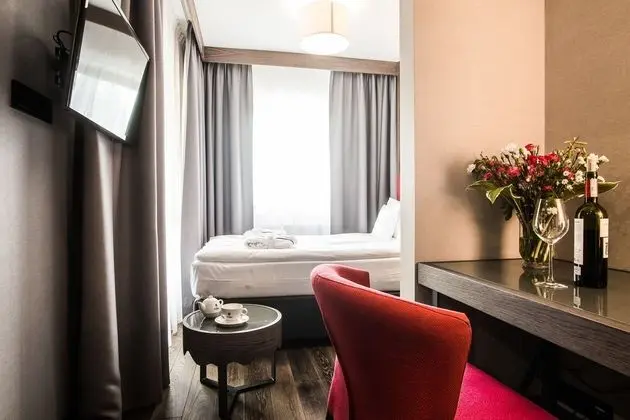 Classic Tek Büyük Yataklı Oda