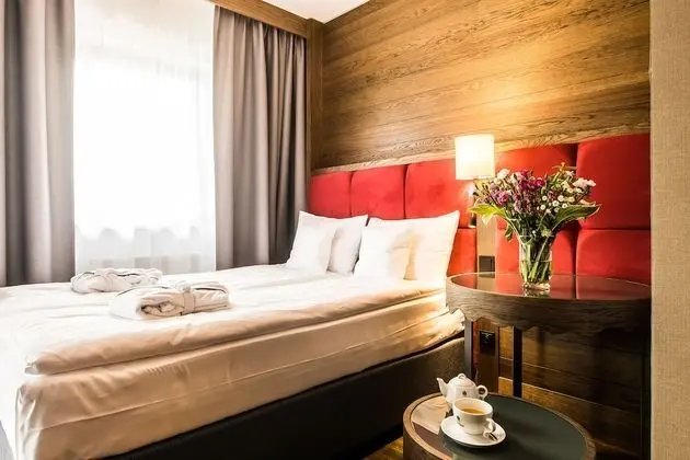 Classic Tek Büyük Yataklı Oda