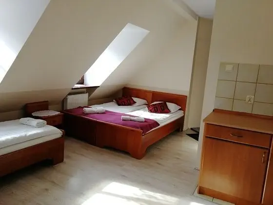 Standard Üç Kişilik Oda, 3 Tek Kişilik Yatak