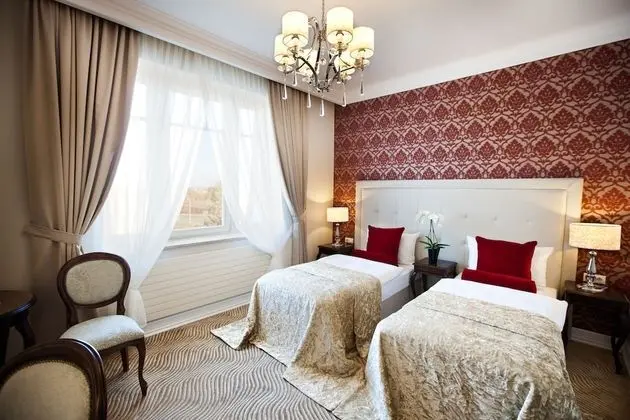 Tek Büyük veya İki Ayrı Yataklı Oda