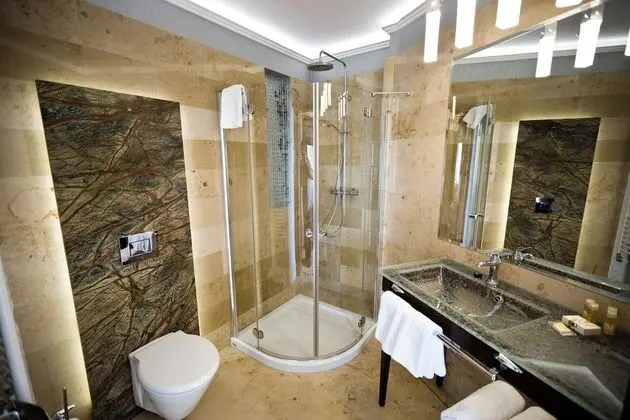 Tek Büyük veya İki Ayrı Yataklı Oda