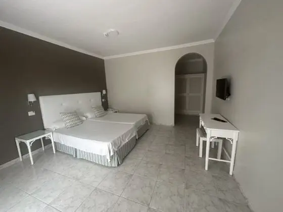 Tek Büyük Yataklı Oda, Bahçe Manzaralı