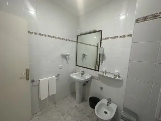 Tek Büyük Yataklı Oda, Bahçe Manzaralı