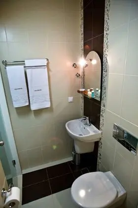 Üç Kişilik Oda