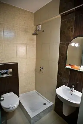 Üç Kişilik Oda