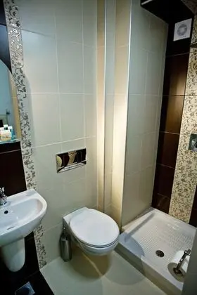 Üç Kişilik Oda