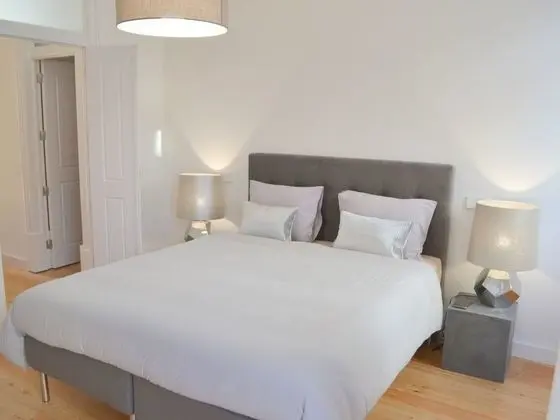 Apart Daire, 2 Yatak Odası, Balkon, Havuz Manzaralı