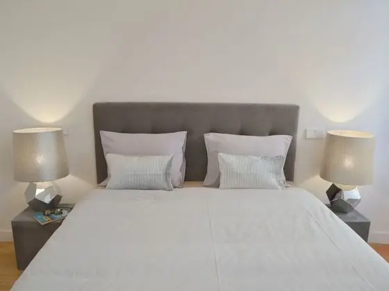 Apart Daire, 2 Yatak Odası, Balkon, Havuz Manzaralı