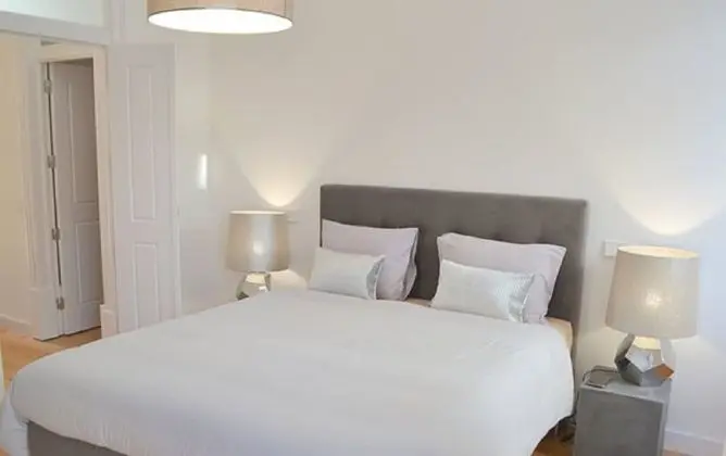 Apart Daire, 2 Yatak Odası, Balkon, Havuz Manzaralı
