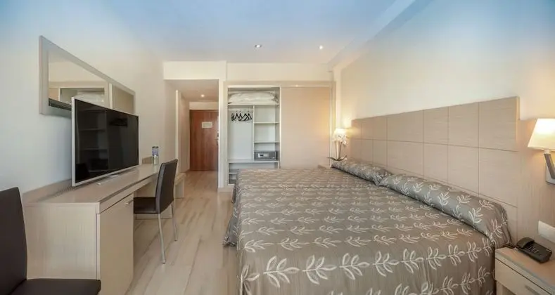 Dört Kişilik Oda, Balkon (3 Adults and 1 Child)