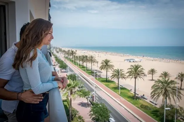 Tek Büyük Yataklı Oda, Teras, Deniz Manzaralı (2 Adults and 1 Child)