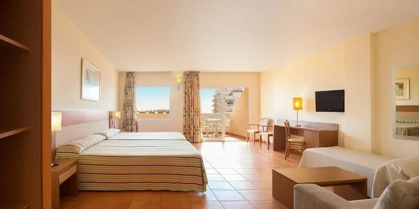 Çatı Katı (Loft), Teras, Deniz Manzaralı (3 Adults + 3 Children)