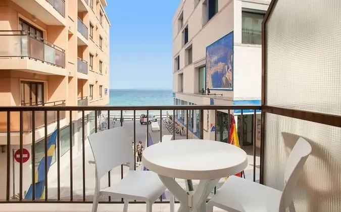 Stüdyo, Deniz Manzaralı (3 Adults)