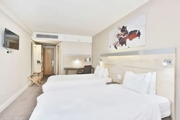 Tek Büyük veya İki Ayrı Yataklı Oda (Twin Room- 2 single beds)