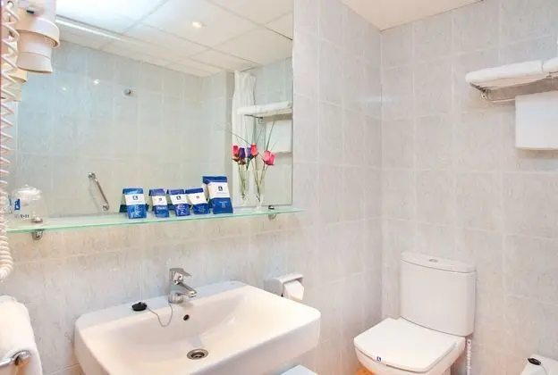 Standard Tek Büyük Yataklı Oda, Teras, Kısmi Deniz Manzaralı (2 Adults)