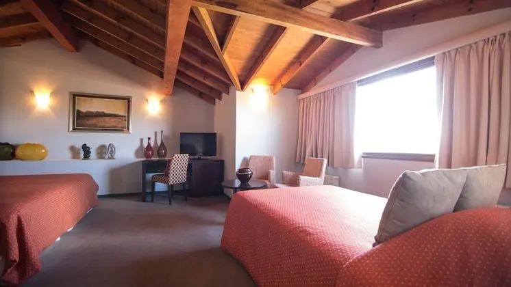Deluxe Üç Kişilik Oda, Göl Manzaralı