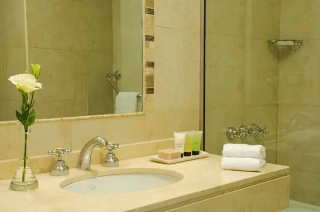 Deluxe Üç Kişilik Oda, Göl Manzaralı