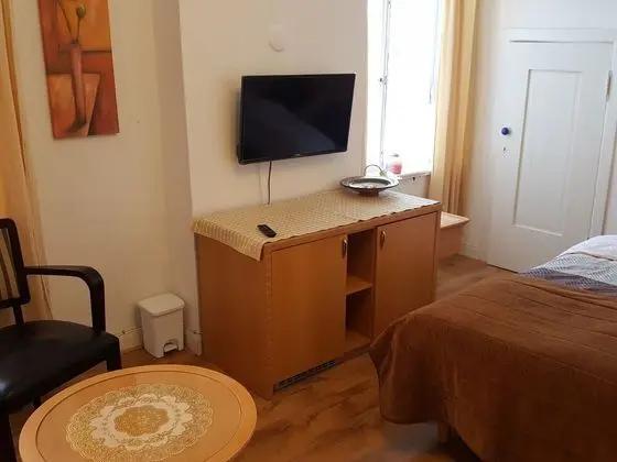 Grand Tek Büyük Yataklı Oda, 1 Büyük (Queen) Boy Yatak (shared bathrooms)