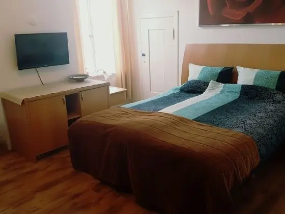 Grand Tek Büyük Yataklı Oda, 1 Büyük (Queen) Boy Yatak (shared bathrooms)