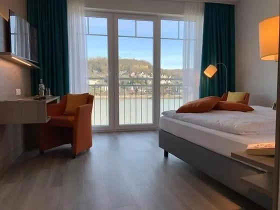 Premium Tek Büyük Yataklı Oda, Nehir Manzaralı