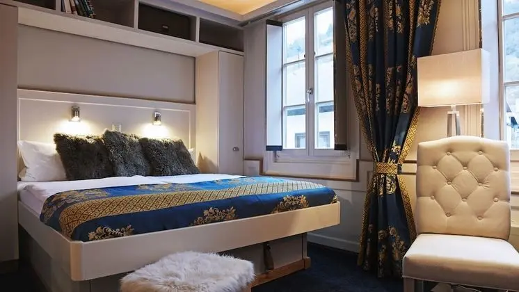 Classic Tek Büyük Yataklı Oda