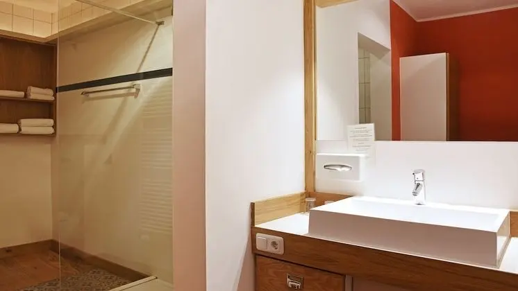 Family Oda, 1 Büyük (Queen) Boy Yatak ve Çekyat